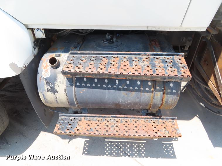 image for item DE3566 2006 International 7400 dump truck