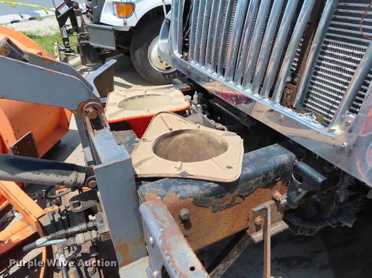 image for item DE3566 2006 International 7400 dump truck