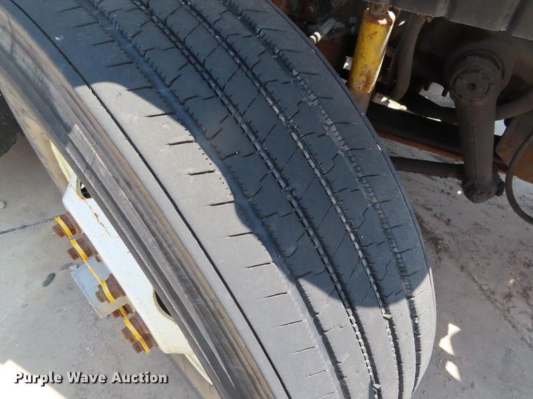 image for item DE3566 2006 International 7400 dump truck