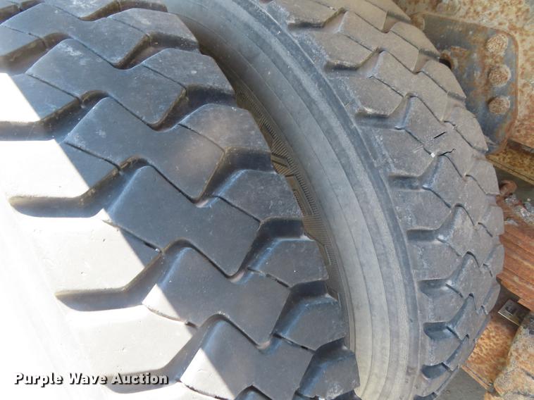 image for item DE3566 2006 International 7400 dump truck