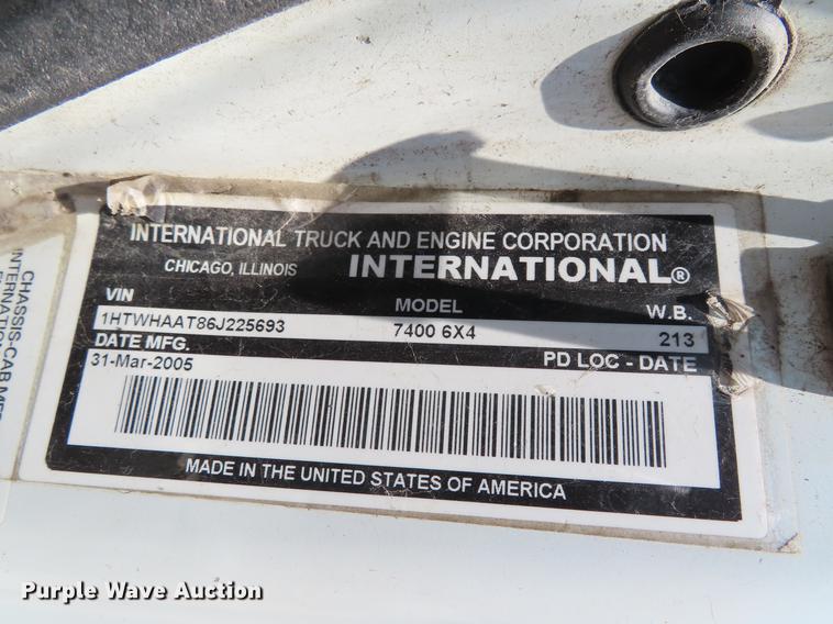 image for item DE3566 2006 International 7400 dump truck