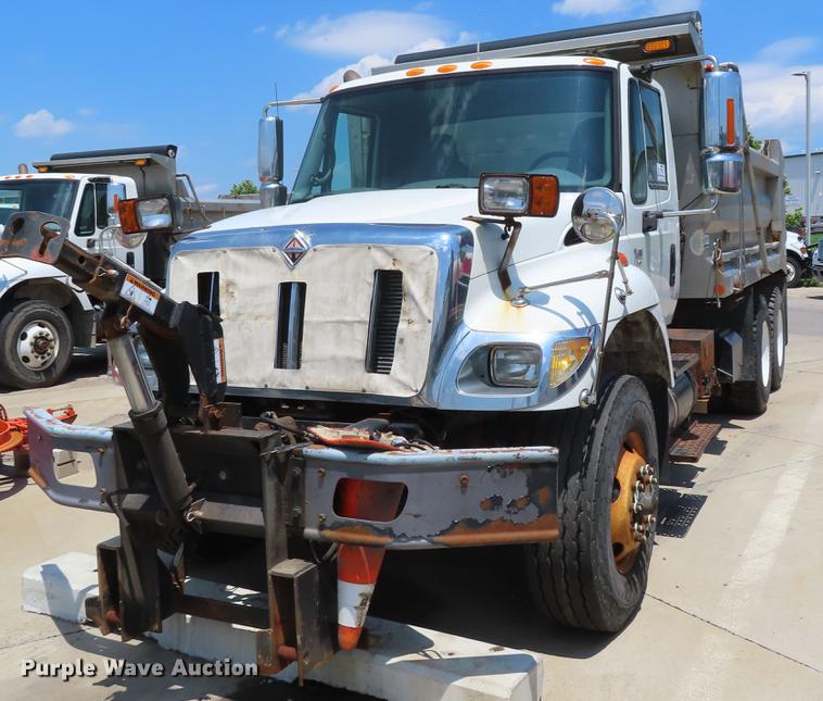 image for item DE3567 2007 International 7400 dump truck