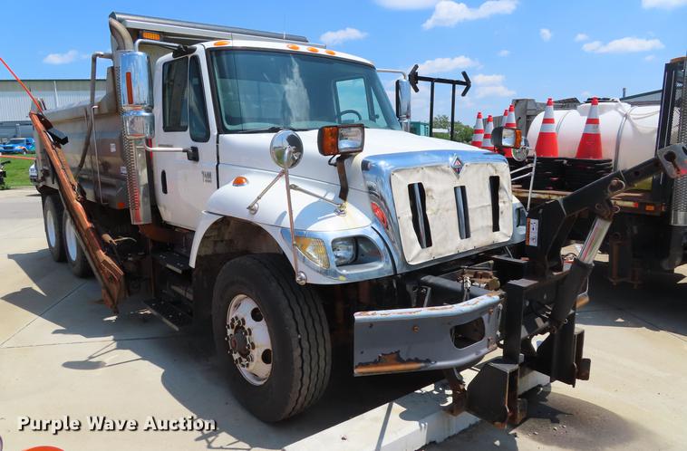 image for item DE3567 2007 International 7400 dump truck