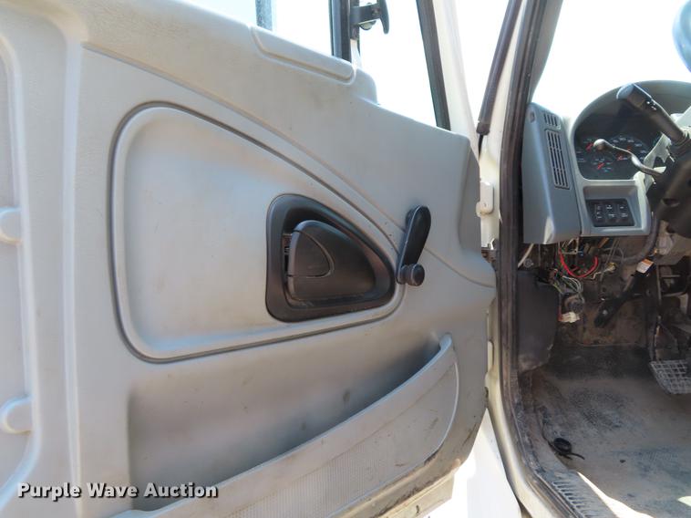 image for item DE3567 2007 International 7400 dump truck