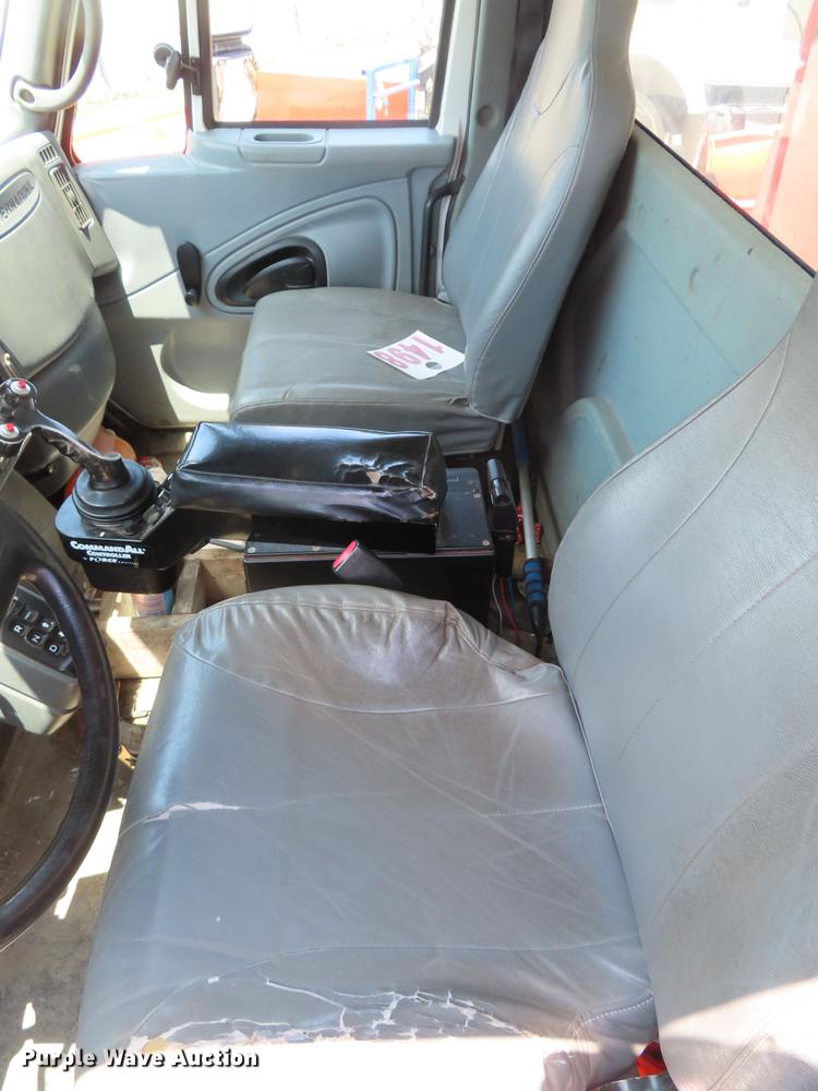 image for item DE3567 2007 International 7400 dump truck