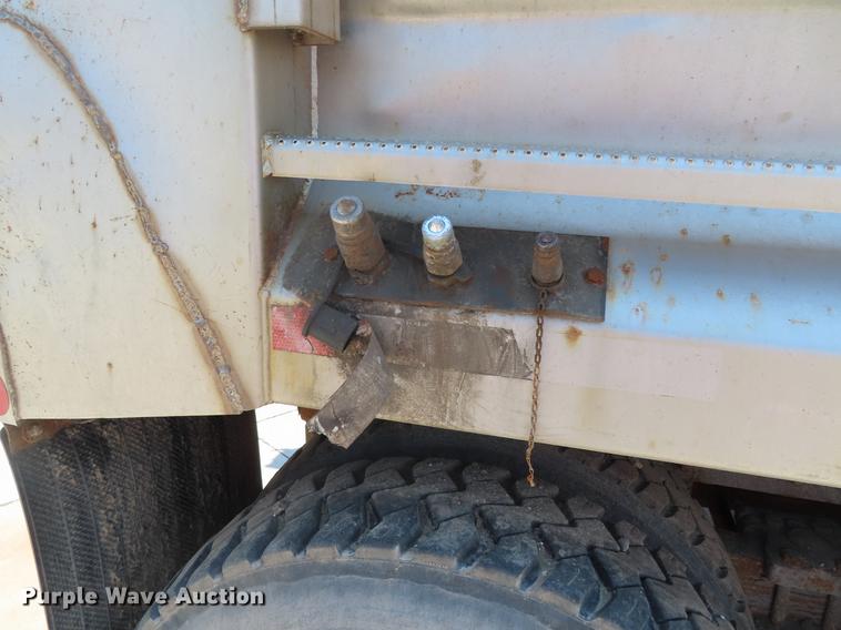 image for item DE3567 2007 International 7400 dump truck