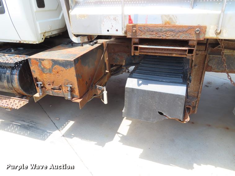 image for item DE3567 2007 International 7400 dump truck