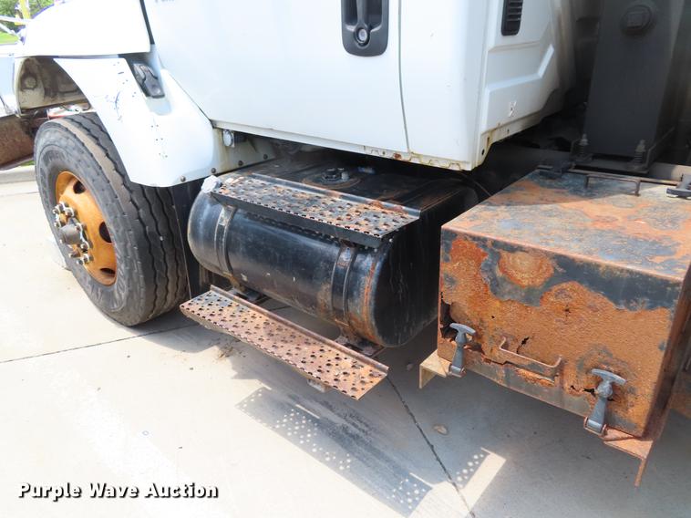 image for item DE3567 2007 International 7400 dump truck