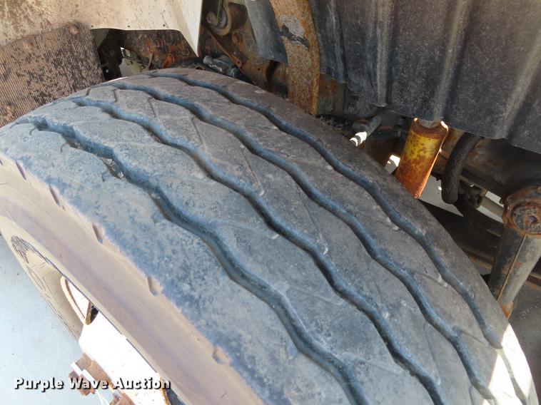 image for item DE3567 2007 International 7400 dump truck