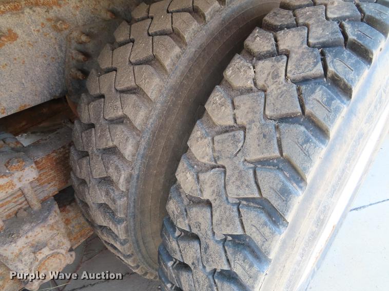 image for item DE3567 2007 International 7400 dump truck