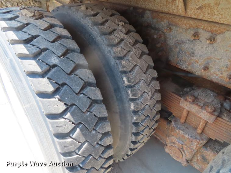 image for item DE3567 2007 International 7400 dump truck