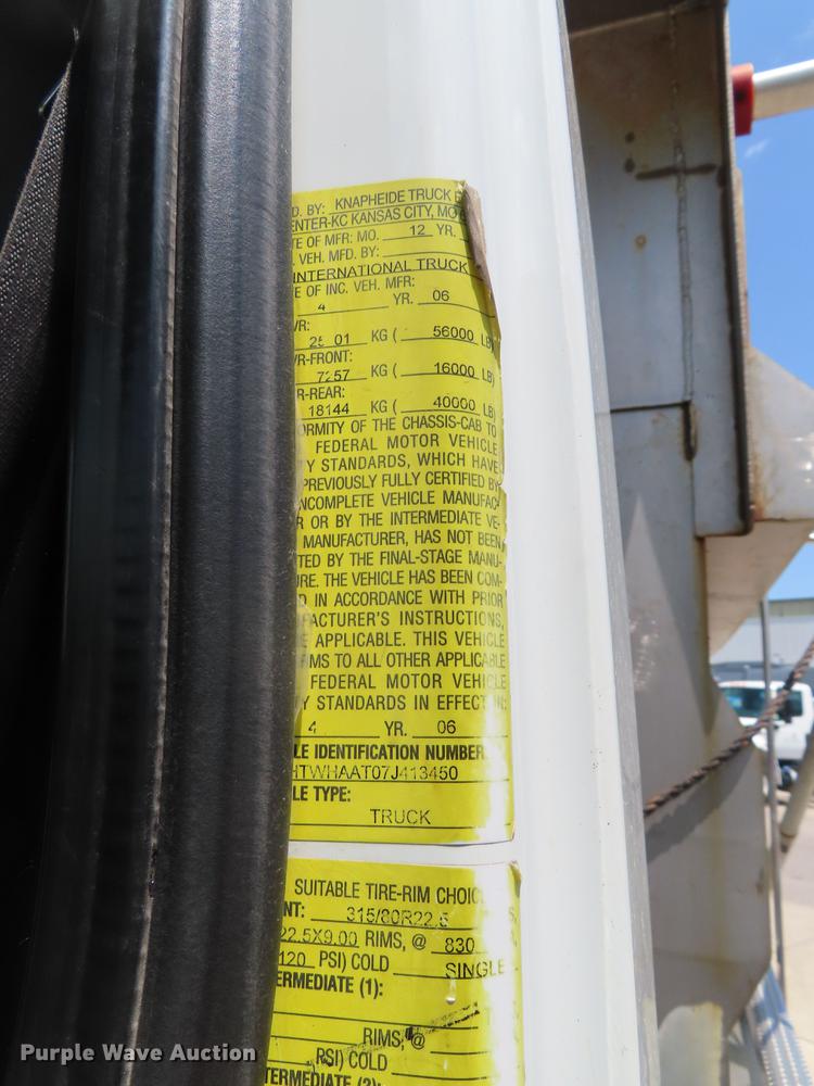 image for item DE3567 2007 International 7400 dump truck