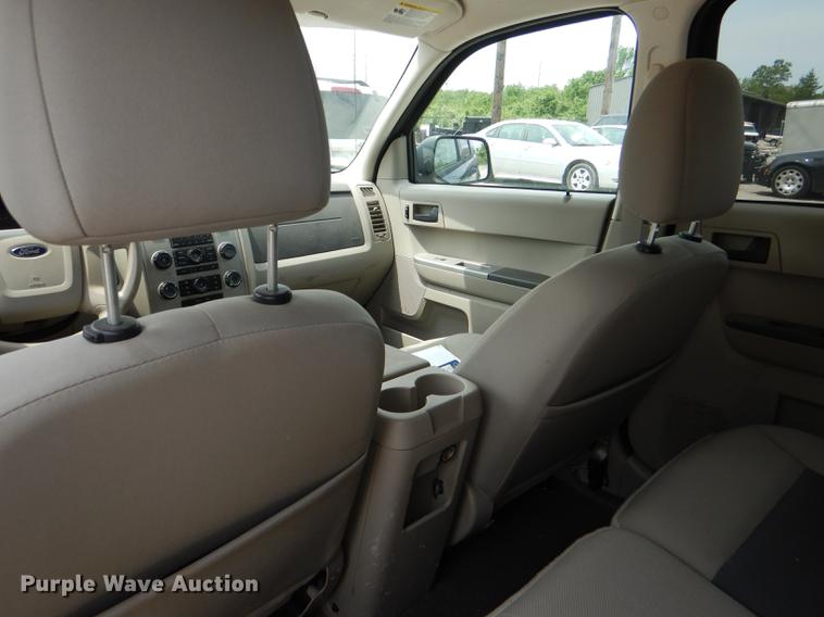 image for item DE3568 2008 Ford Escape SUV