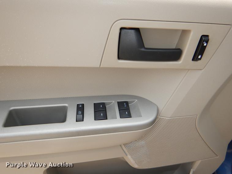 image for item DE3568 2008 Ford Escape SUV