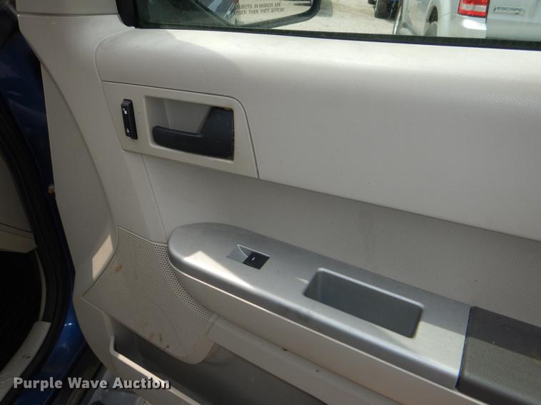 image for item DE3568 2008 Ford Escape SUV