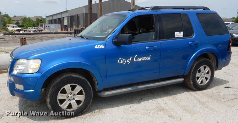 image for item DE3569 2010 Ford Explorer SUV