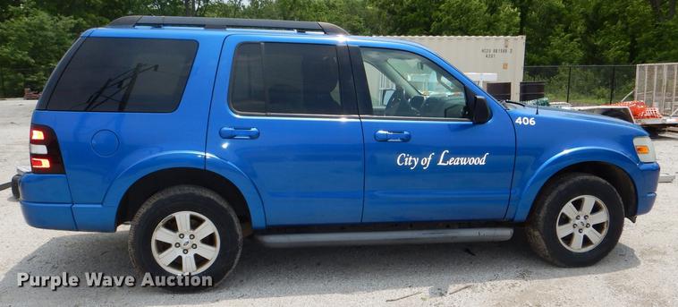 image for item DE3569 2010 Ford Explorer SUV