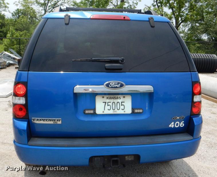image for item DE3569 2010 Ford Explorer SUV