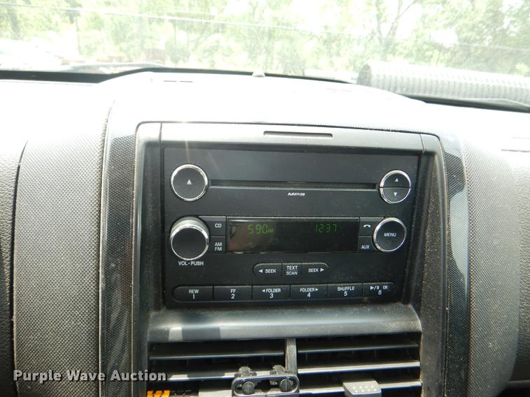 image for item DE3569 2010 Ford Explorer SUV