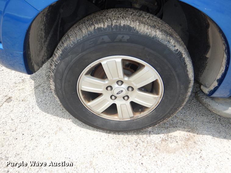 image for item DE3569 2010 Ford Explorer SUV