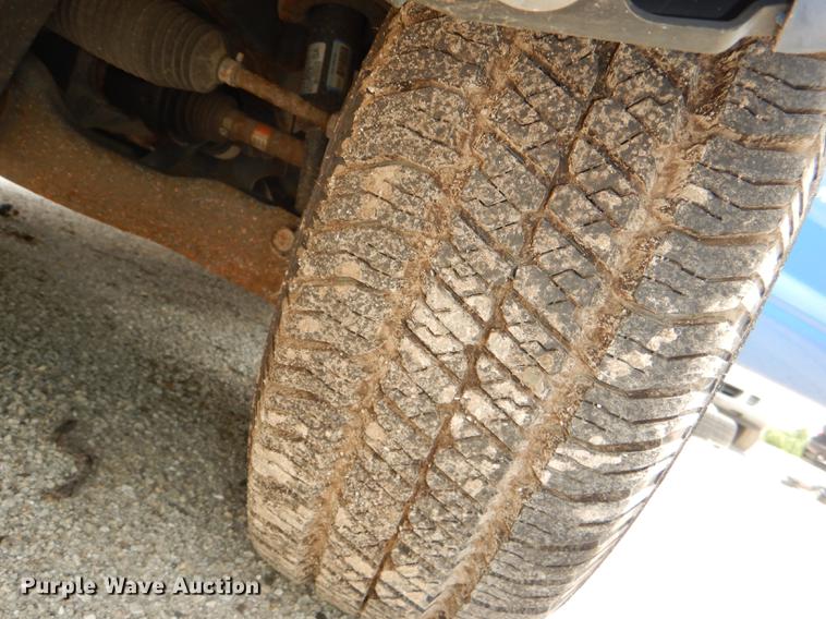 image for item DE3569 2010 Ford Explorer SUV