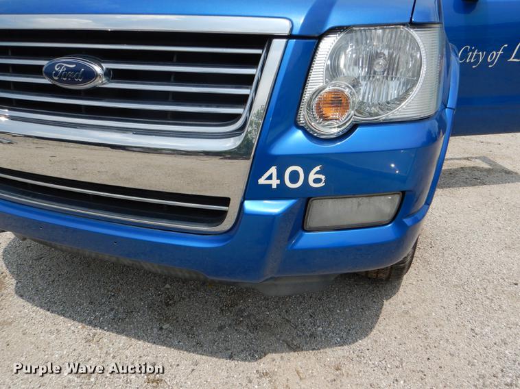 image for item DE3569 2010 Ford Explorer SUV