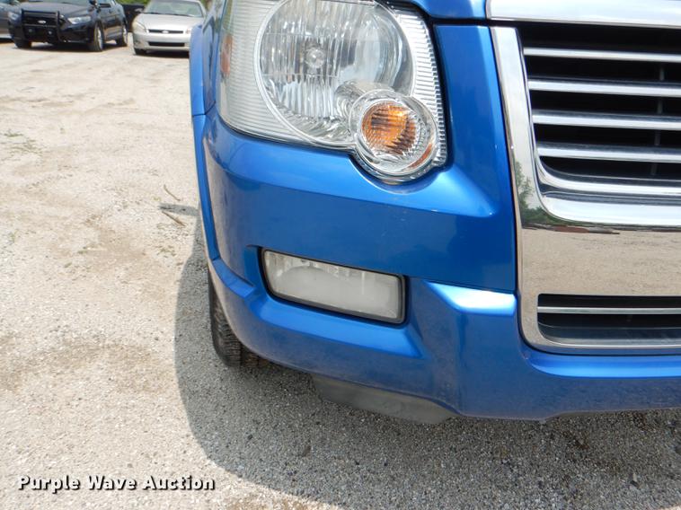 image for item DE3569 2010 Ford Explorer SUV