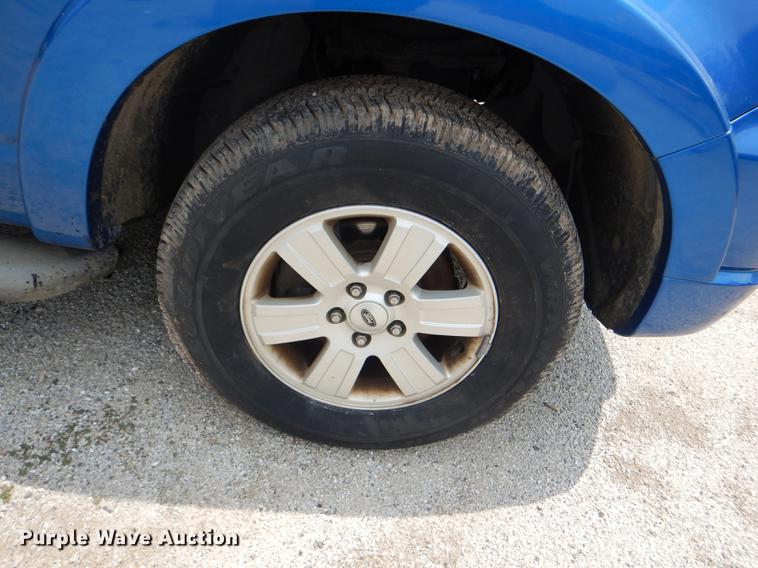 image for item DE3569 2010 Ford Explorer SUV