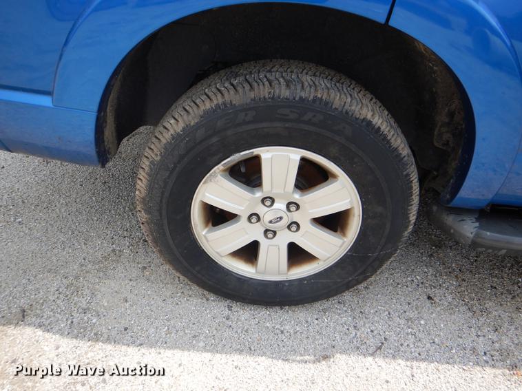 image for item DE3569 2010 Ford Explorer SUV