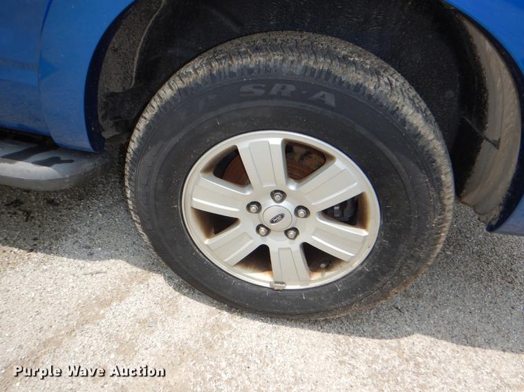 image for item DE3569 2010 Ford Explorer SUV