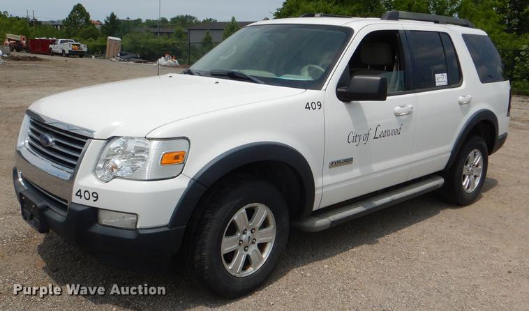 image for item DE3571 2007 Ford Explorer SUV