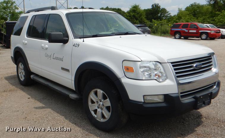 image for item DE3571 2007 Ford Explorer SUV