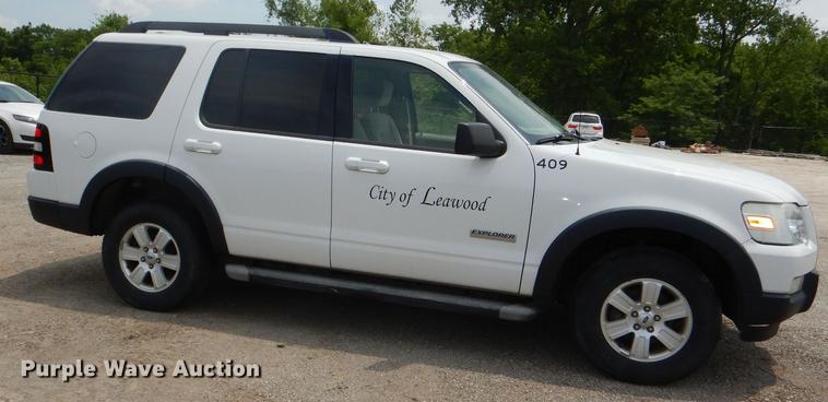 image for item DE3571 2007 Ford Explorer SUV