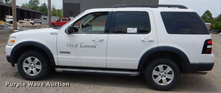 image for item DE3571 2007 Ford Explorer SUV