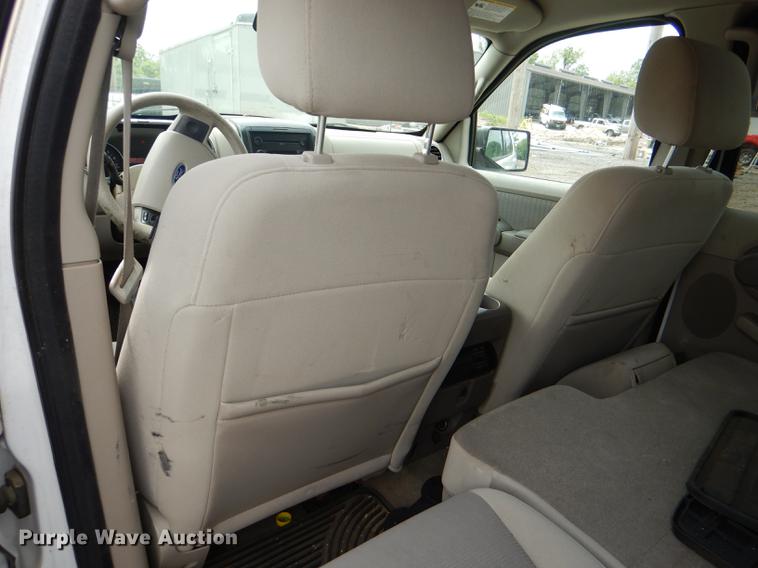 image for item DE3571 2007 Ford Explorer SUV