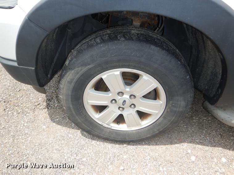 image for item DE3571 2007 Ford Explorer SUV