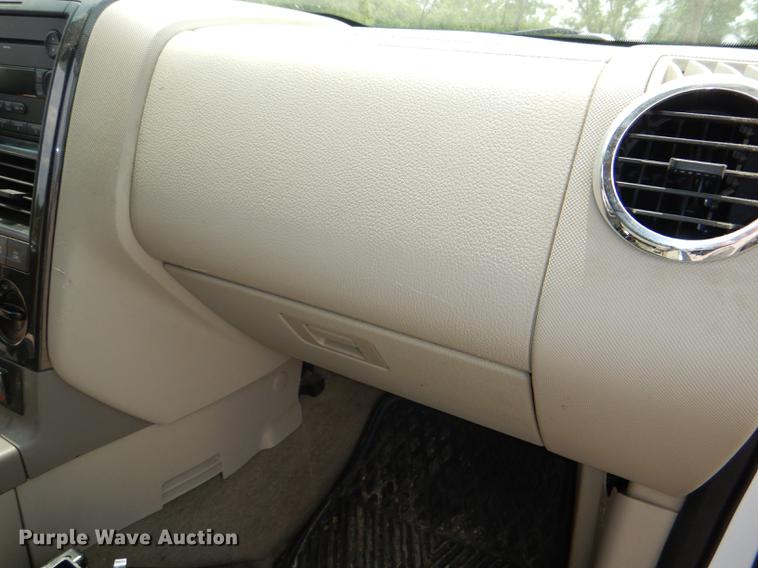 image for item DE3571 2007 Ford Explorer SUV