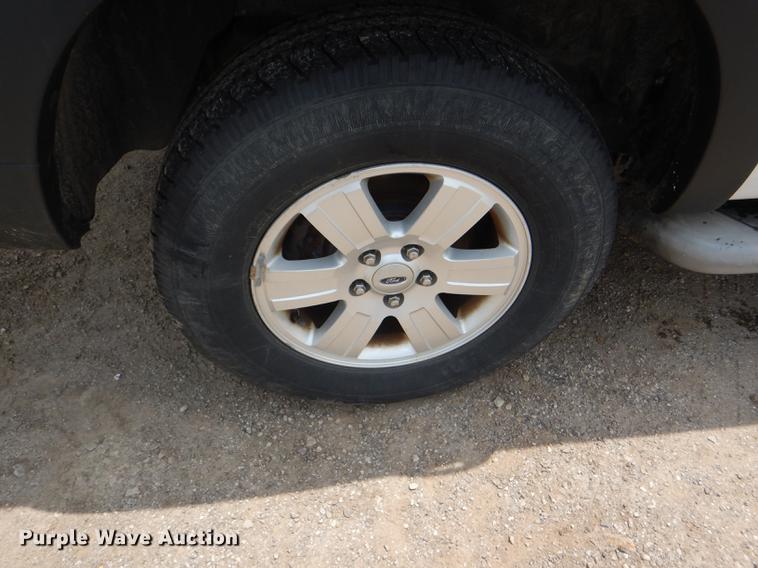 image for item DE3571 2007 Ford Explorer SUV