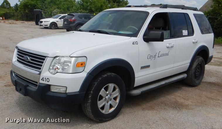 image for item DE3573 2007 Ford Explorer SUV