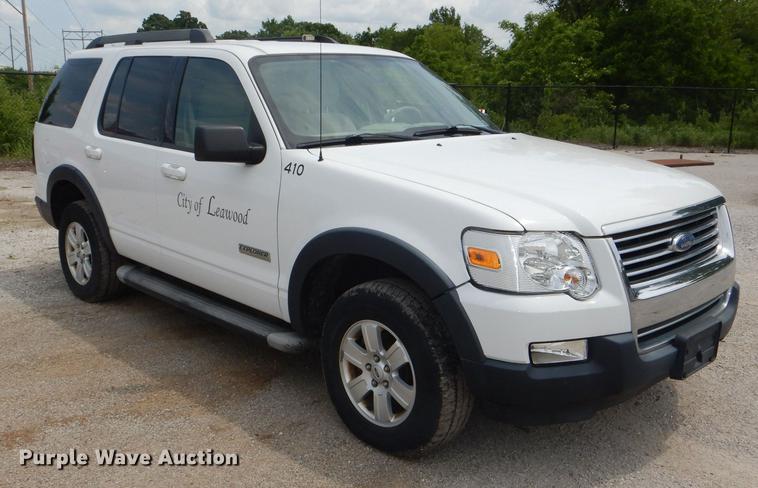 image for item DE3573 2007 Ford Explorer SUV