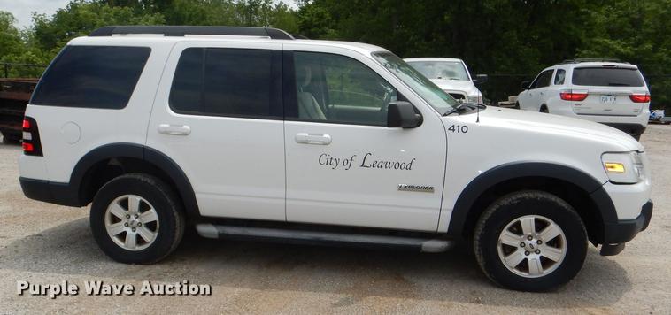 image for item DE3573 2007 Ford Explorer SUV