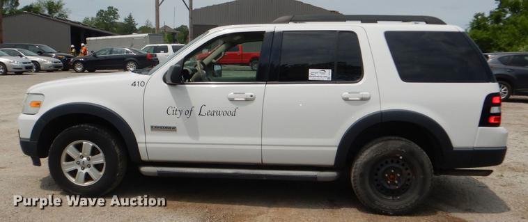 image for item DE3573 2007 Ford Explorer SUV
