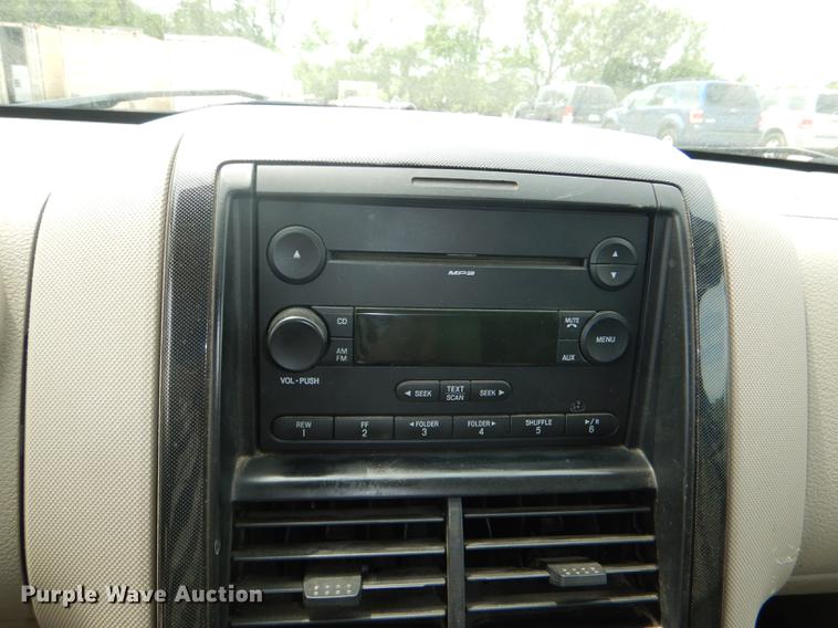 image for item DE3573 2007 Ford Explorer SUV