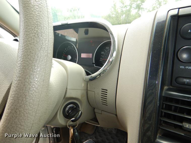 image for item DE3573 2007 Ford Explorer SUV
