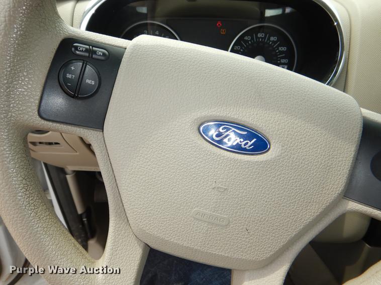 image for item DE3573 2007 Ford Explorer SUV