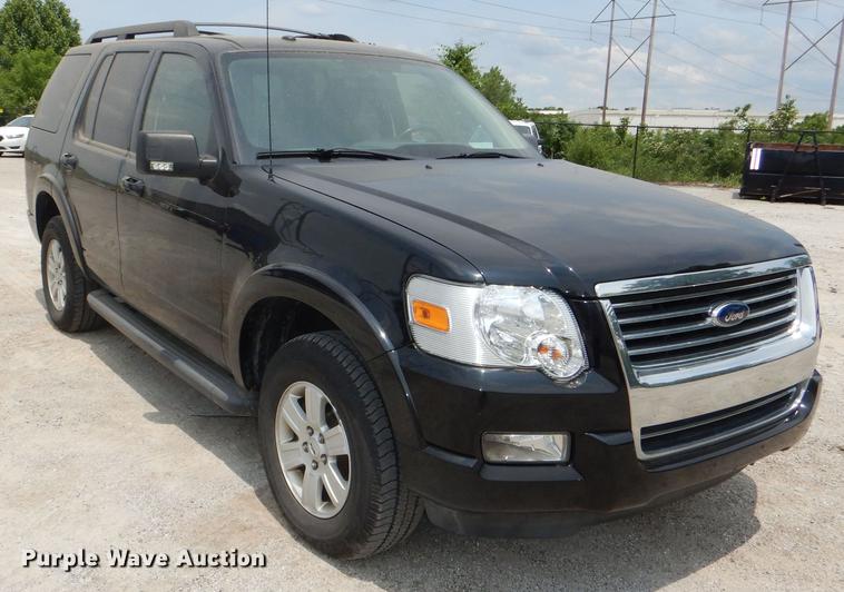 image for item DE3576 2010 Ford Explorer SUV