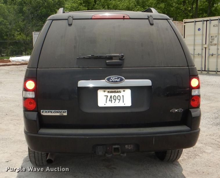 image for item DE3576 2010 Ford Explorer SUV