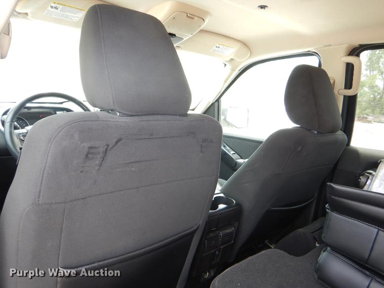 image for item DE3576 2010 Ford Explorer SUV