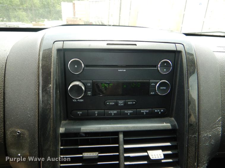 image for item DE3576 2010 Ford Explorer SUV