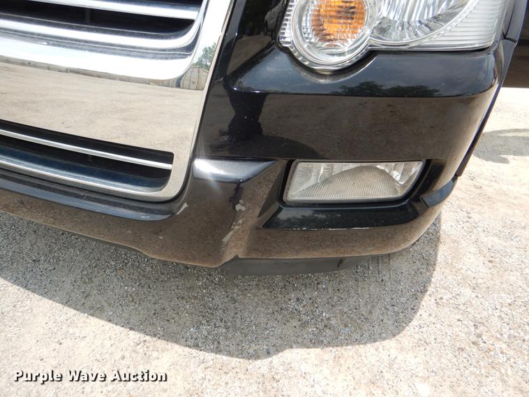 image for item DE3576 2010 Ford Explorer SUV